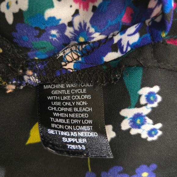 Worthington Black Floral‎ Flutter Sleeve Blouse – Size XL22 - Picture 5 of 8